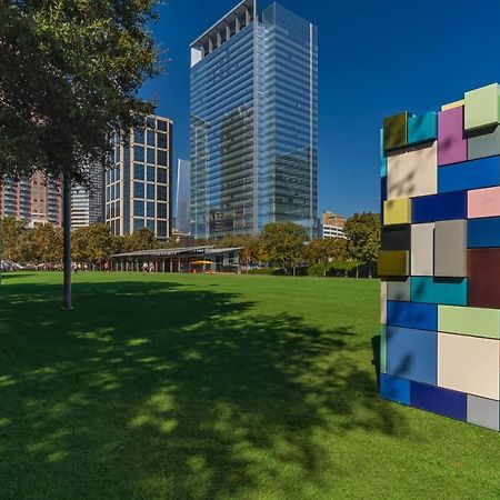 Aloft Houston Downtown Hotel Exterior photo