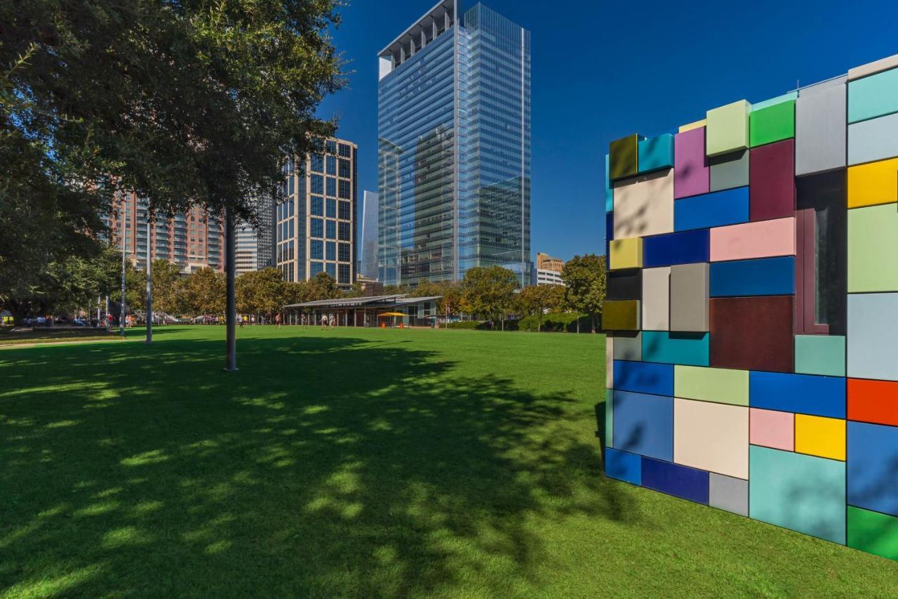 Aloft Houston Downtown Hotel Exterior photo